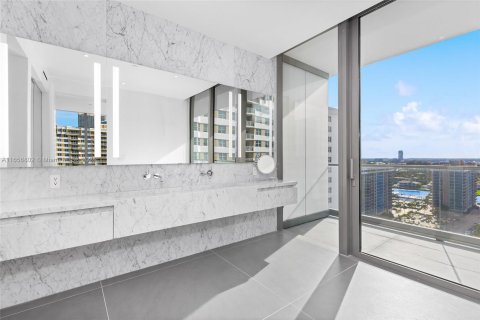 Copropriété à vendre à Hallandale Beach, Floride: 3 chambres, 270.62 m2 № 1358760 - photo 19