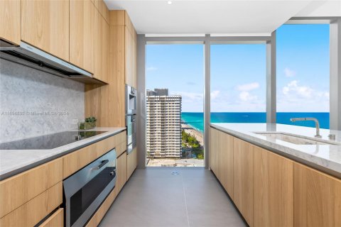 Condominio en venta en Hallandale Beach, Florida, 3 dormitorios, 270.62 m2 № 1358760 - foto 12