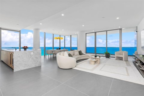 Copropriété à vendre à Hallandale Beach, Floride: 3 chambres, 270.62 m2 № 1358760 - photo 1