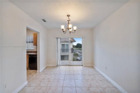 Condominio en venta en Lauderhill, Florida, 3 dormitorios, 125.42 m2 № 884218 - foto 5