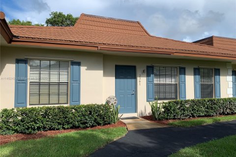Copropriété à vendre à Davie, Floride: 2 chambres, 103.31 m2 № 749632 - photo 1