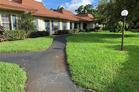 Condominio en venta en Davie, Florida, 2 dormitorios, 103.31 m2 № 749632 - foto 2
