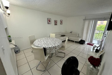 Купить кондоминиум в Майами, Флорида 1 спальня, 56.21м2, № 1077911 - фото 3