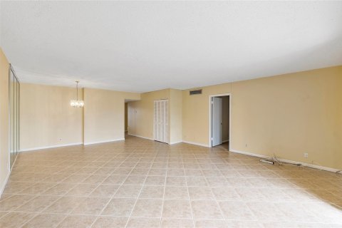 Copropriété à vendre à Sunrise, Floride: 3 chambres, 112.41 m2 № 945693 - photo 17