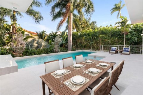 Villa ou maison à vendre à Miami, Floride: 5 chambres, 435.43 m2 № 1384251 - photo 7