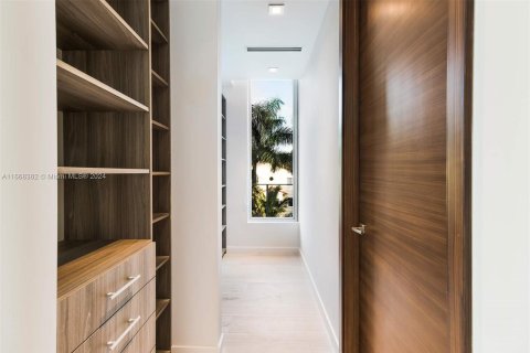 Villa ou maison à vendre à Miami, Floride: 5 chambres, 435.43 m2 № 1384251 - photo 30