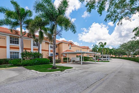 Condominio en venta en Boynton Beach, Florida, 2 dormitorios, 169.27 m2 № 1177322 - foto 13