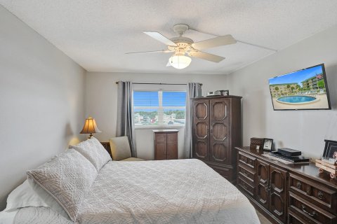 Condo in Deerfield Beach, Florida, 2 bedrooms  № 1098904 - photo 30