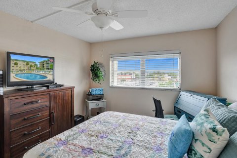 Condo in Deerfield Beach, Florida, 2 bedrooms  № 1098904 - photo 25