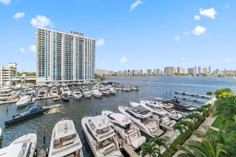 Condominio en venta en Aventura, Florida, 2 dormitorios, 135.54 m2 № 1225865 - foto 17