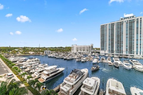 Condominio en venta en Aventura, Florida, 2 dormitorios, 135.54 m2 № 1225865 - foto 16