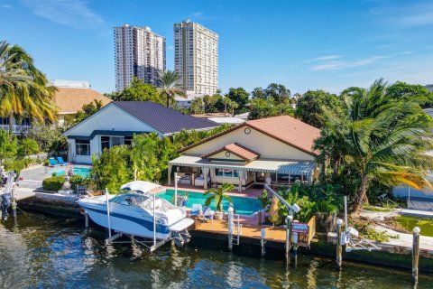 Villa ou maison à vendre à Pompano Beach, Floride: 3 chambres, 251.21 m2 № 880908 - photo 10