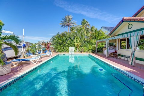 Villa ou maison à vendre à Pompano Beach, Floride: 3 chambres, 251.21 m2 № 880908 - photo 27
