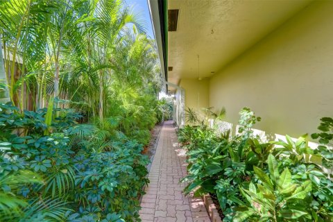 Villa ou maison à vendre à Pompano Beach, Floride: 3 chambres, 251.21 m2 № 880908 - photo 18
