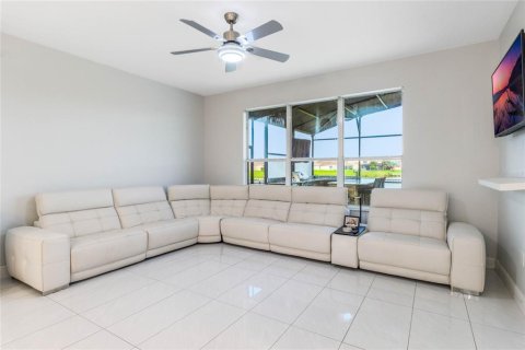 Casa en venta en Kissimmee, Florida, 5 dormitorios, 333.61 m2 № 1343142 - foto 11