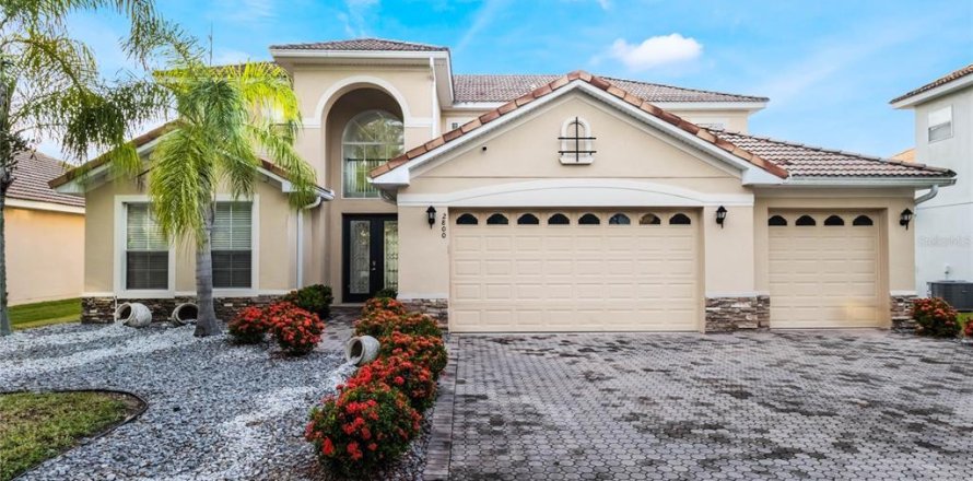 Casa en Kissimmee, Florida 5 dormitorios, 333.61 m2 № 1343142