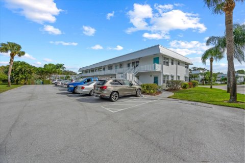 Condo in Stuart, Florida, 2 bedrooms  № 1003796 - photo 21