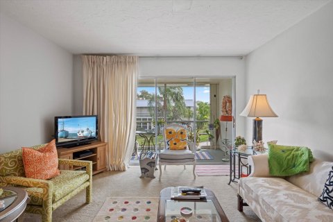 Condo in Stuart, Florida, 2 bedrooms  № 1003796 - photo 18