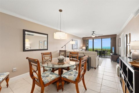 Condo in Hutchinson Island South, Florida, 2 bedrooms  № 1250503 - photo 9