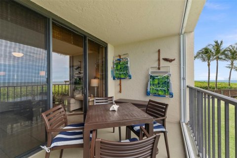 Condo in Hutchinson Island South, Florida, 2 bedrooms  № 1250503 - photo 16