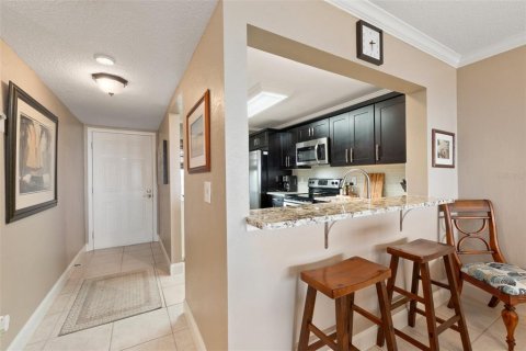 Condo in Hutchinson Island South, Florida, 2 bedrooms  № 1250503 - photo 4