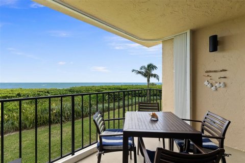 Condo in Hutchinson Island South, Florida, 2 bedrooms  № 1250503 - photo 18