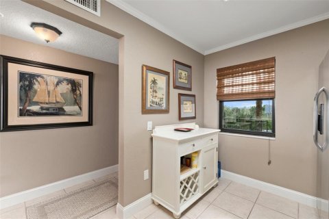 Condo in Hutchinson Island South, Florida, 2 bedrooms  № 1250503 - photo 8