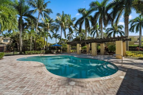 Condominio en venta en Palm Beach Gardens, Florida, 2 dormitorios, 222.59 m2 № 805672 - foto 16