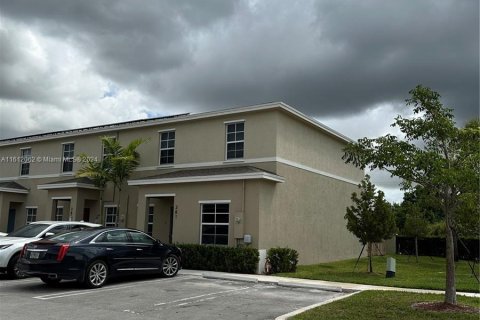 Adosado en venta en Florida City, Florida, 4 dormitorios, 157.93 m2 № 1237504 - foto 3