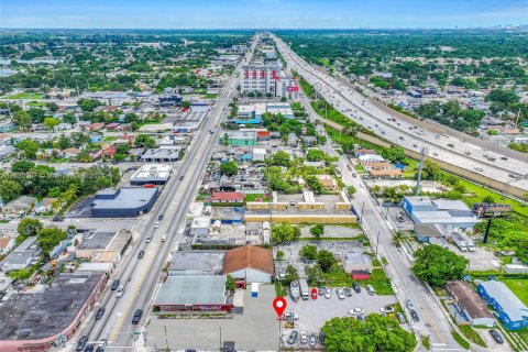 Commercial property in Miami, Florida № 1410448 - photo 23