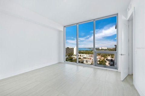 Condominio en venta en Sarasota, Florida, 2 dormitorios, 169.83 m2 № 934921 - foto 17