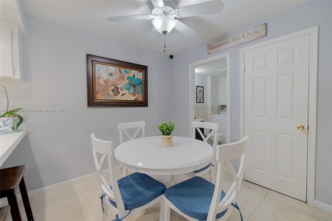 Townhouse in West Palm Beach, Florida 2 bedrooms, 114.83 sq.m. № 1419905 - photo 12