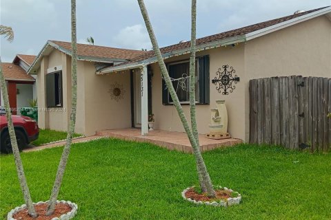 House in Homestead, Florida 2 bedrooms, 95.6 sq.m. № 1309165 - photo 2