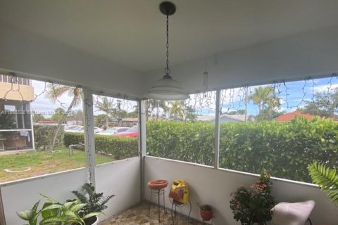 Copropriété à vendre à Fort Lauderdale, Floride: 2 chambres, 111.48 m2 № 1227110 - photo 14