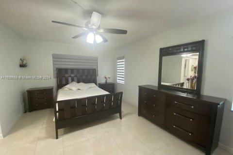 Condo in Fort Lauderdale, Florida, 2 bedrooms  № 1227110 - photo 10