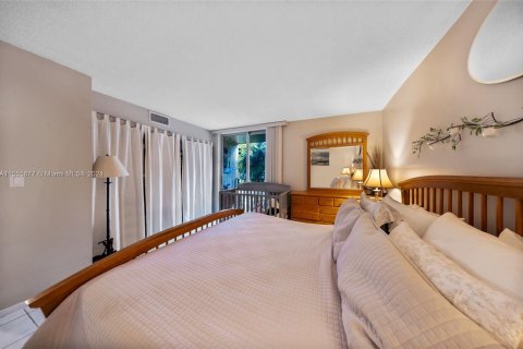 Copropriété à vendre à Hallandale Beach, Floride: 2 chambres, 111.48 m2 № 1077969 - photo 10