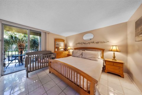 Condominio en venta en Hallandale Beach, Florida, 2 dormitorios, 111.48 m2 № 1077969 - foto 9