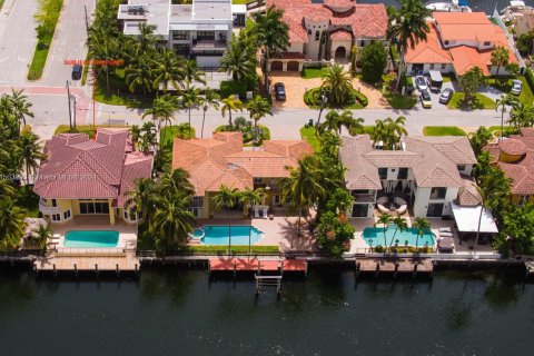 Купить виллу или дом в Норт-Майами-Бич, Флорида 4 спальни, 312.15м2, № 1099741 - фото 7