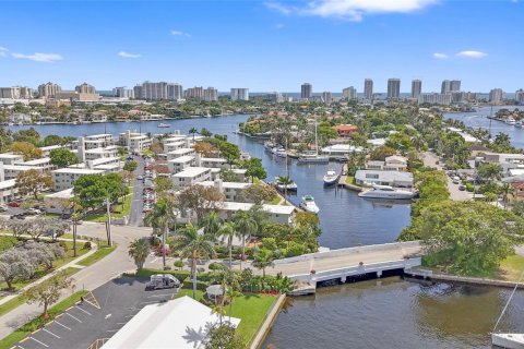 Villa ou maison à vendre à Fort Lauderdale, Floride: 3 chambres, 279.08 m2 № 1099987 - photo 1