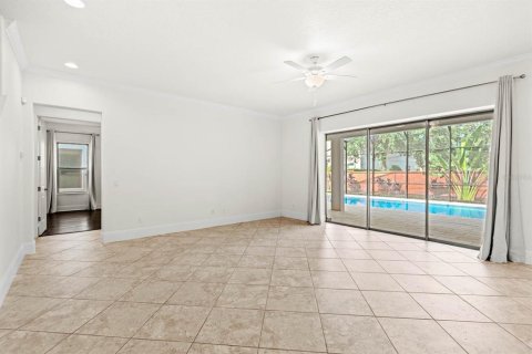 Casa en venta en Orlando, Florida, 5 dormitorios, 393.07 m2 № 1252094 - foto 17