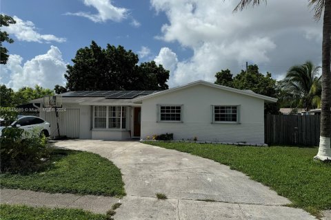 Villa ou maison à vendre à Margate, Floride: 4 chambres, 159.33 m2 № 1328383 - photo 1