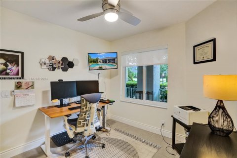 House in Weston, Florida 4 bedrooms, 174.93 sq.m. № 1328382 - photo 23