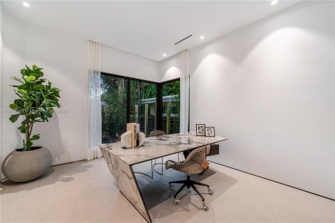 Casa en venta en Miami, Florida, 5 dormitorios № 1404167 - foto 10