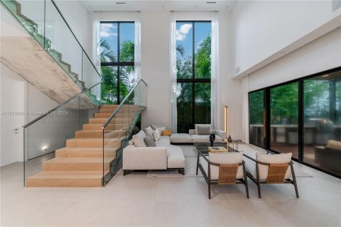 Casa en venta en Miami, Florida, 5 dormitorios № 1404167 - foto 4