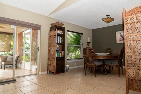 Villa ou maison à vendre à Tampa, Floride: 3 chambres, 140 m2 № 1371529 - photo 2