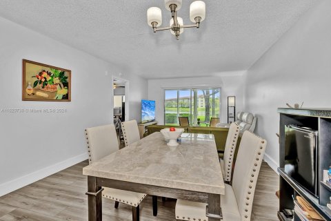 Copropriété à vendre à Pembroke Pines, Floride: 2 chambres, 97.73 m2 № 1271913 - photo 17