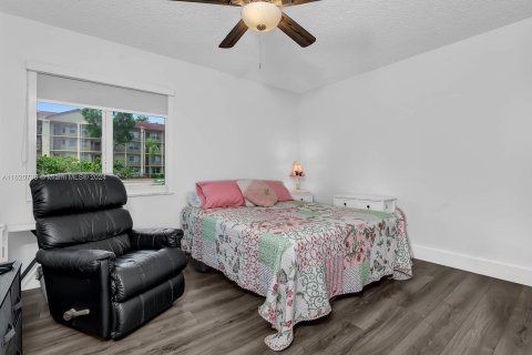 Copropriété à vendre à Pembroke Pines, Floride: 2 chambres, 97.73 m2 № 1271913 - photo 26