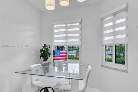 Copropriété à vendre à Pembroke Pines, Floride: 2 chambres, 97.73 m2 № 1271913 - photo 14