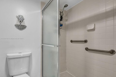 Copropriété à vendre à Pembroke Pines, Floride: 2 chambres, 97.73 m2 № 1271913 - photo 27