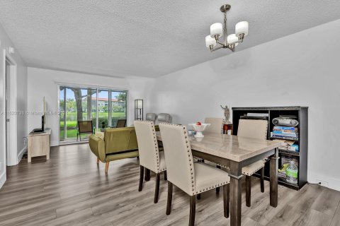 Copropriété à vendre à Pembroke Pines, Floride: 2 chambres, 97.73 m2 № 1271913 - photo 10